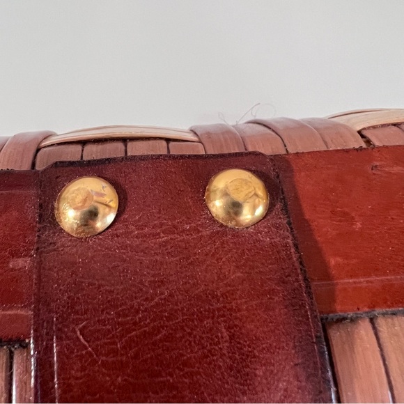 PURSE | Brown, tan & gold checkered basket woven medium box spring hand purse - Picture 15 of 16